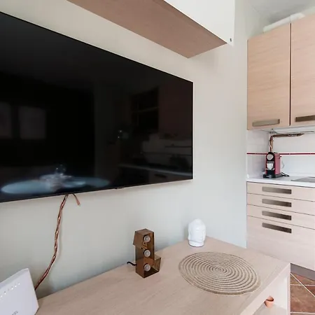 Apartment Colibri - By My In Lenno